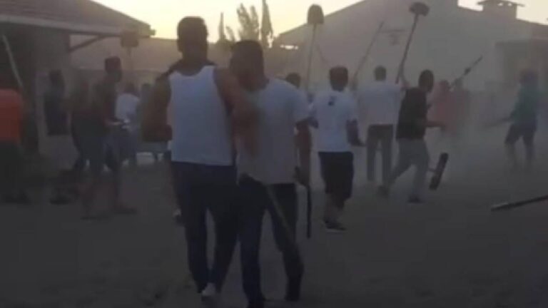 Hipodromda at sahipleri küreklerle birbirine saldırdı: 6 yaralı