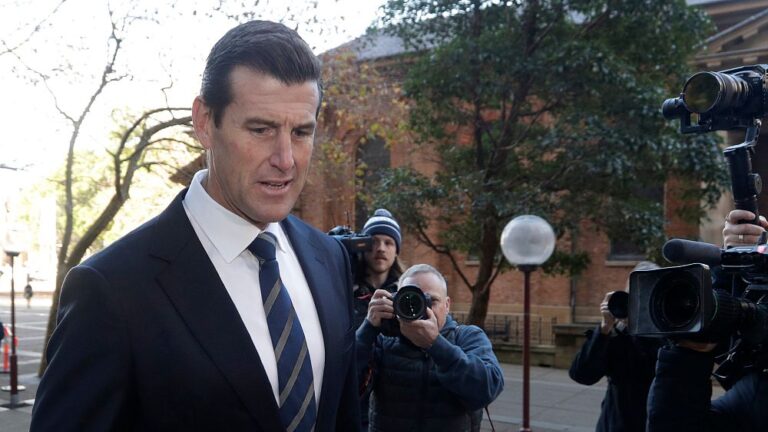 Avustralyalı ödüllü eski asker, Afgan sivilleri öldürme haberlerine açtığı davayı kaybetti