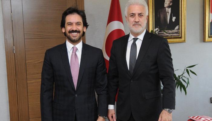 Ünlü oyuncu Tamer Karadağlı, Devlet Tiyatroları Genel Müdürlüğü görevine atandı