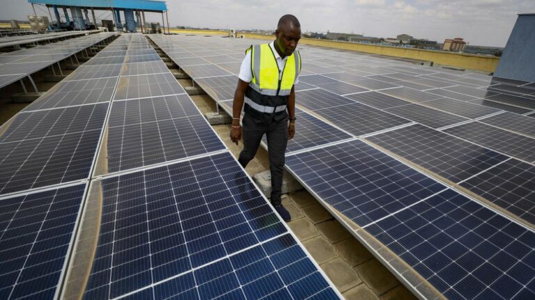 Dünya genelinde güneş panellerine rekor yatırım yapıldı