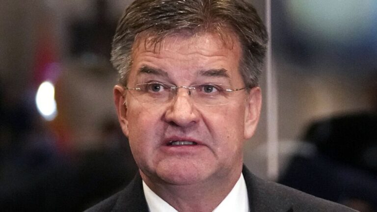 AB, Kosova ve Sırbistan’a ‘müzakere masasına dönün’ çağrısı yaptı