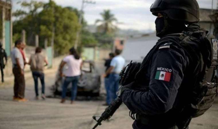 11’i polis, 16 kişi öldü