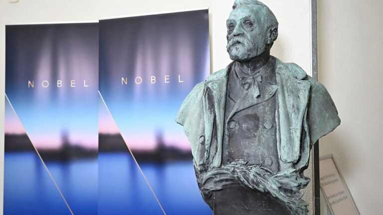 Nobel Kimya Ödülü araştırmacılar Moungi Bawendi, Louis Brus ve Alexei Ekimov’a verildi