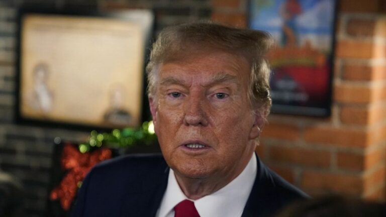 Trump: Yeniden seçilirsem ‘ilk gün hariç’ diktatör olmayacağım