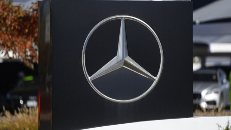 Mercedes ve Stellantis’ten 4,4 milyar euroluk batarya fabrikası atağı