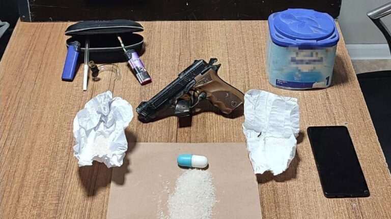 İzmir’de bebek maması kutusunda uyuşturucu bulundu