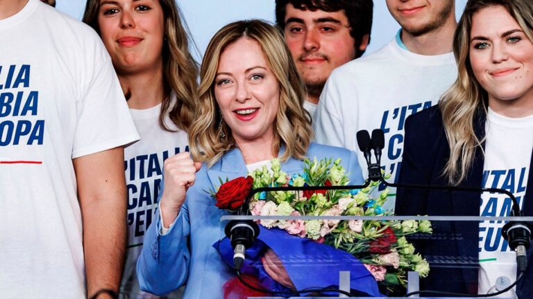 İtalya Başbakanı Meloni Avrupa Parlamentosu seçimleri için aday olduğunu açıkladı