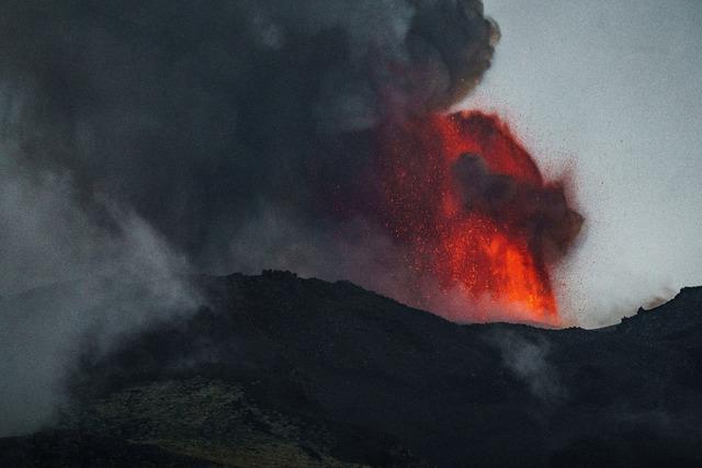 2024-07-04T204009Z_1813439893_RC2IO8ATL8Y4_RTRMADP_3_ITALIA-VULCANO-ETNA