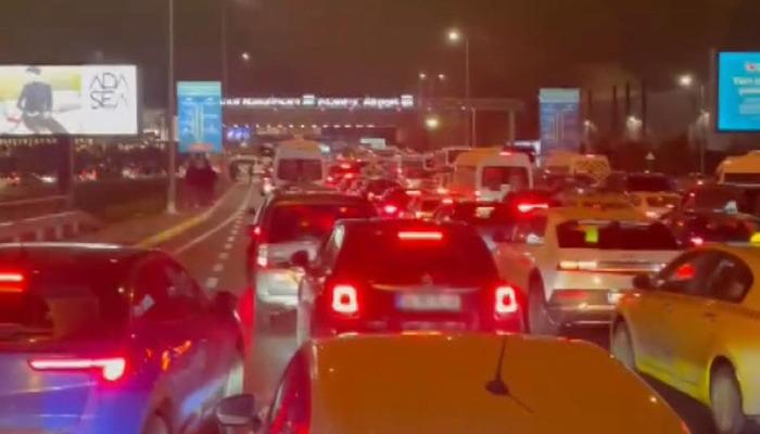 İstanbul Havalimanı’nda panik anları! Şüpheli valiz nedeniyle girişler 20 dakika durduruldu