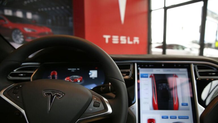 Tesla’nın piyasa değeri 1 trilyon doların altına geriledi