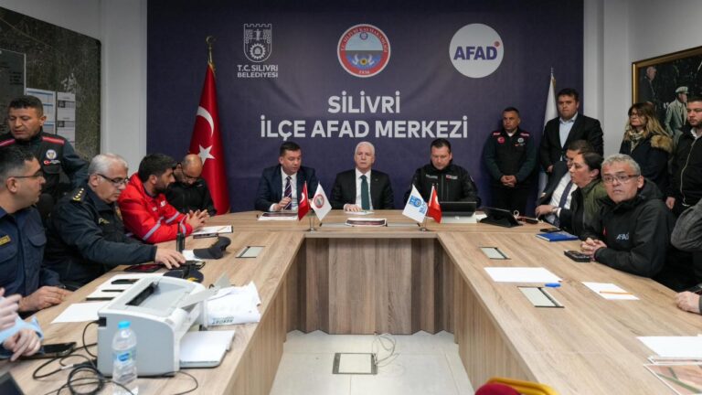 Silivri ve Büyükçekmece’de deprem toplantısı yapıldı