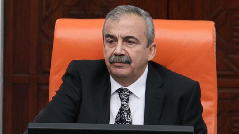 Sırrı Süreyya Önder, geçen yıl rahatsızlığını Meclis’te anlatmıştı