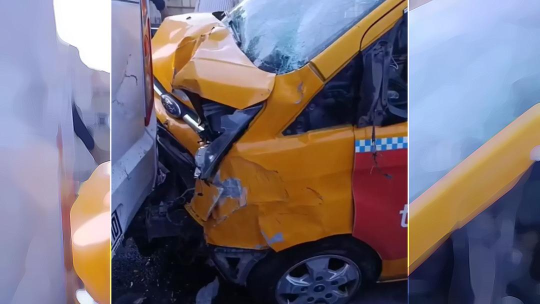 Beyoğlu'da minibüs otobüse çarptı: 2 ağır 5 yaralı 2