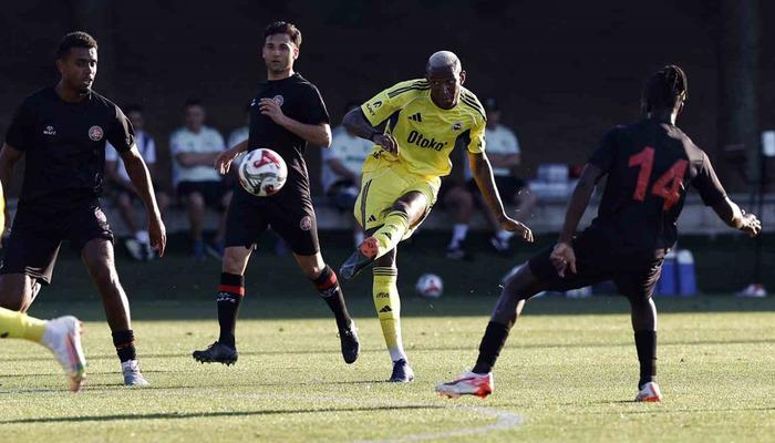 Fenerbahçe, hazırlık maçında Fatih Karagümrük ile 2-2 berabere kaldı