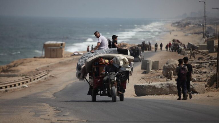 BM: İsrail’in saldırıları nedeniyle Gazze’de zorla yerinden edilenlerin sayısı 796 binin üzerine çıktı