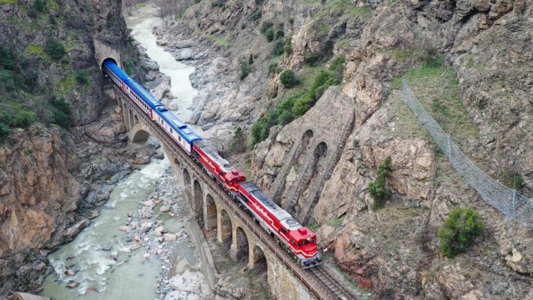 Turistik Karaelmas Treni sonbahar seferlerine başlıyor