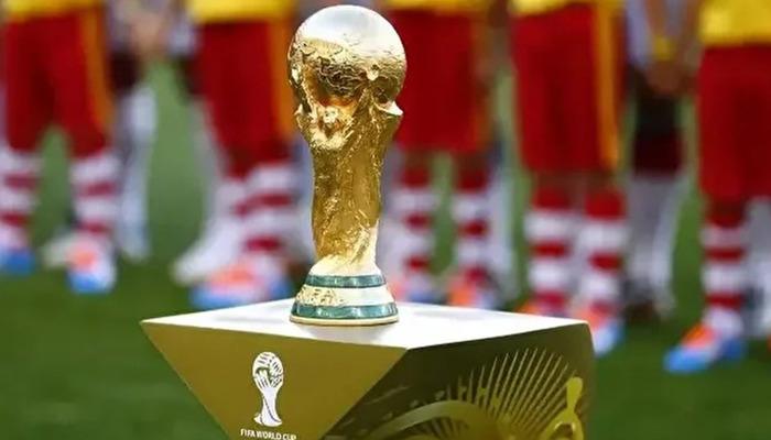 Dünya Kupası yolunda bir tarih yazılıyor! 155 bin nüfuslu bir ada Fenerbahçe’nin eski hocası Dick Advocaat ile zafere koşuyor…