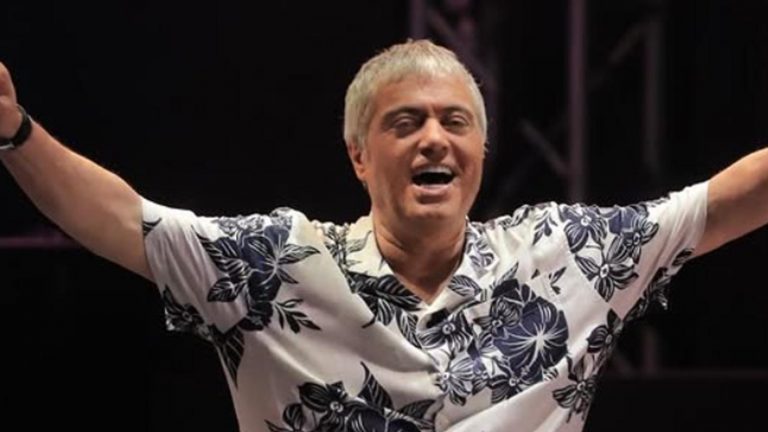 Cengiz Kurtoğlu’nun çay bahçeleriyle çevrili köy evi merak uyandırdı